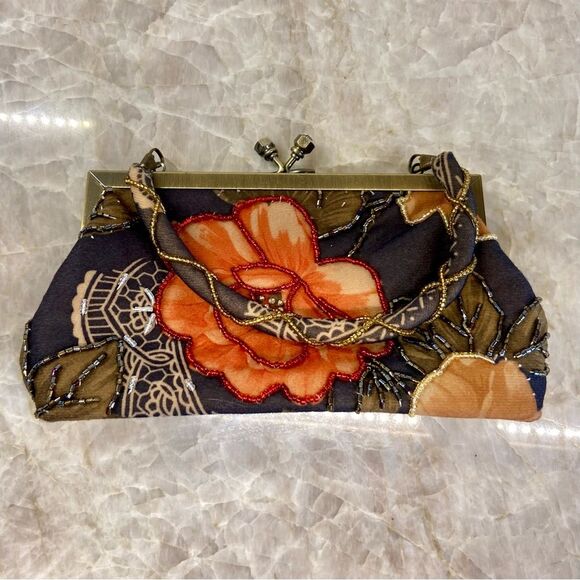 Floral Embroidered Women's Bag - Picture 2 of 12